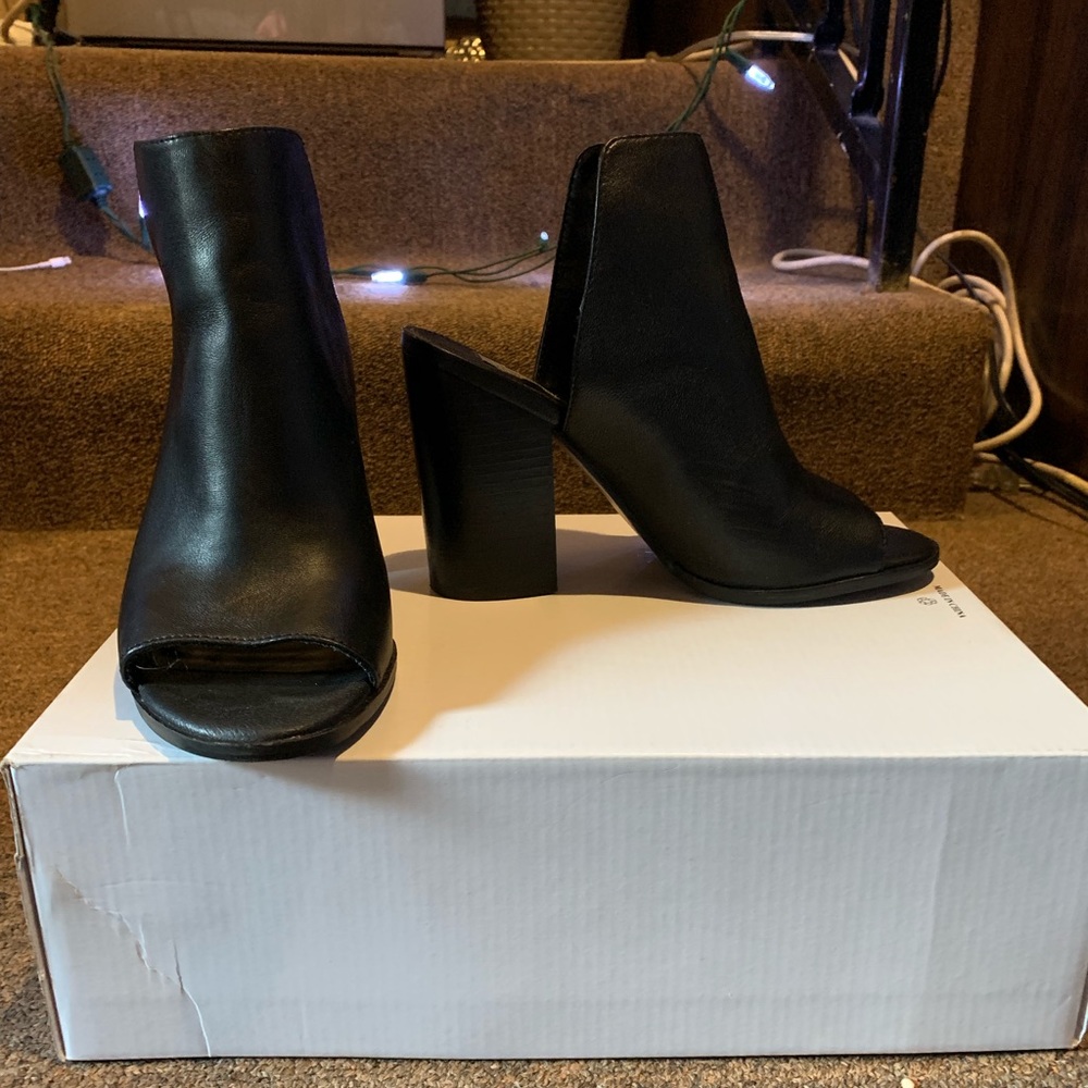 Tilt-  black booties